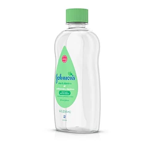 Johnson's Baby Oil with Aloe Vera & Vitamin E 414ml (14 fl oz) | Locks in 10x More Moisture for Soft Skin thumbnail 8