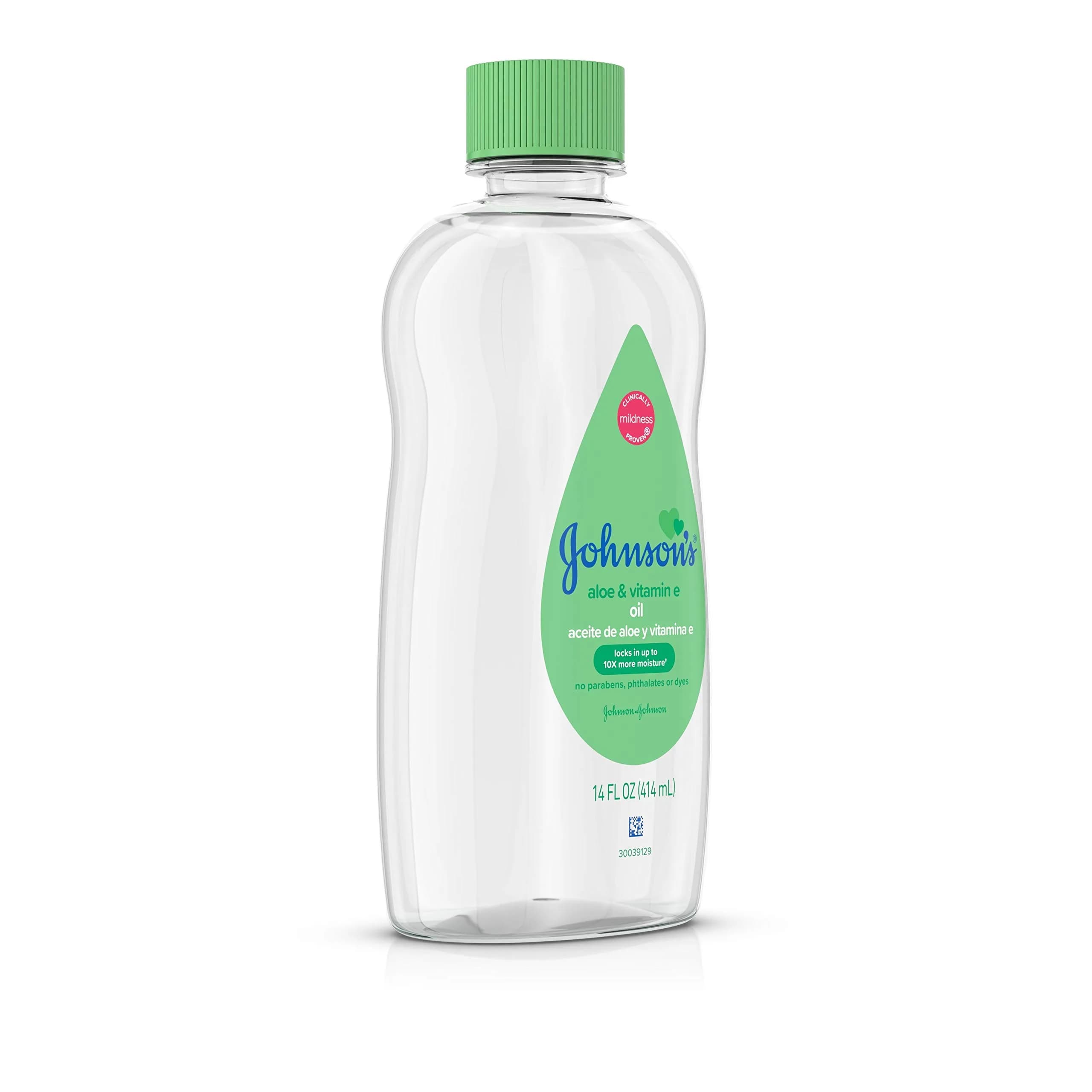 Johnson's Baby Oil with Aloe Vera & Vitamin E 414ml (14 fl oz) | Locks in 10x More Moisture for Soft Skin - view 3