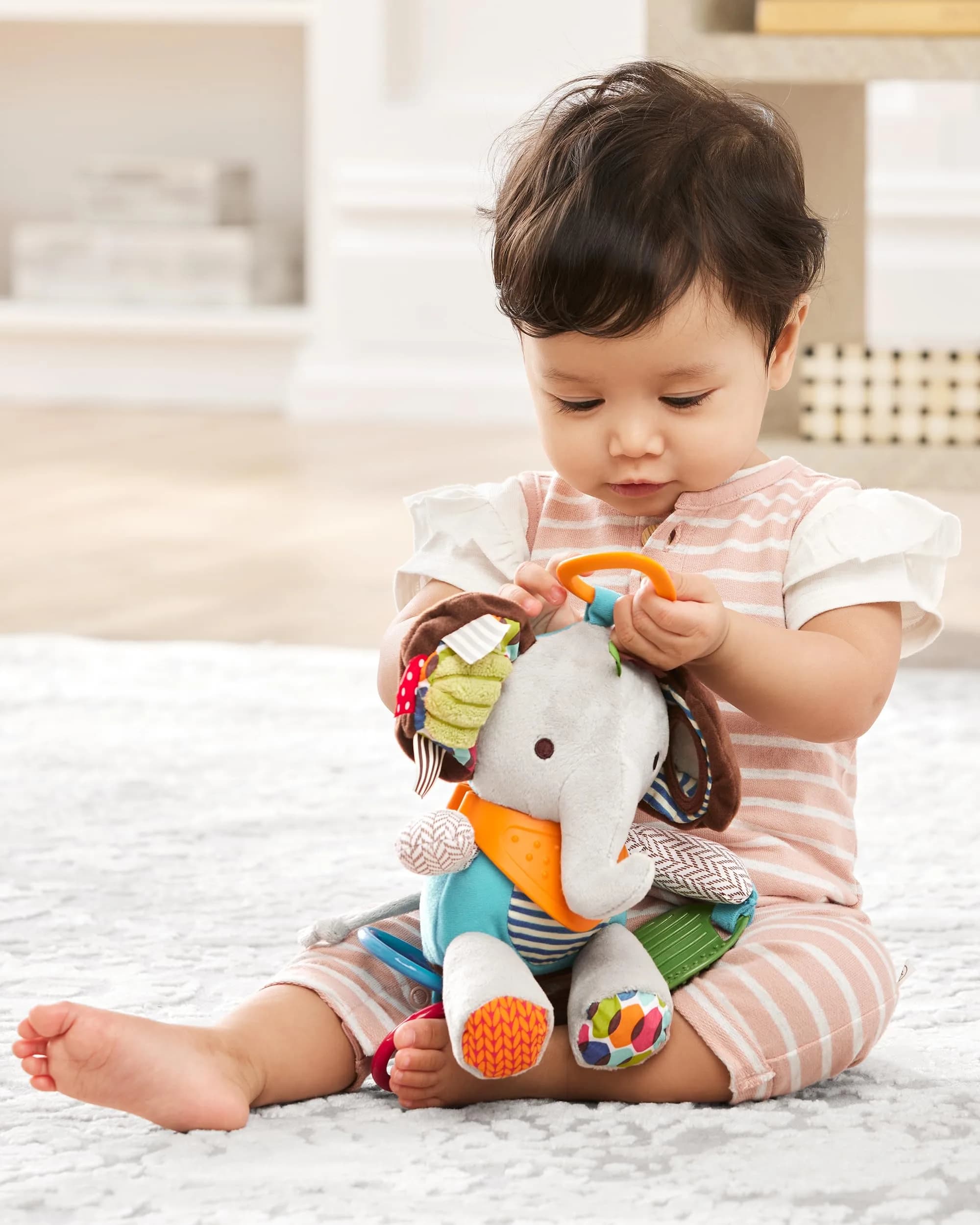 Skip Hop Bandana Buddies Activity and Teething Toy with Rattle and Textures, Elephant 13cm (5") | BPA-Free, Phthalate-Free, CPSIA Compliant - view 7