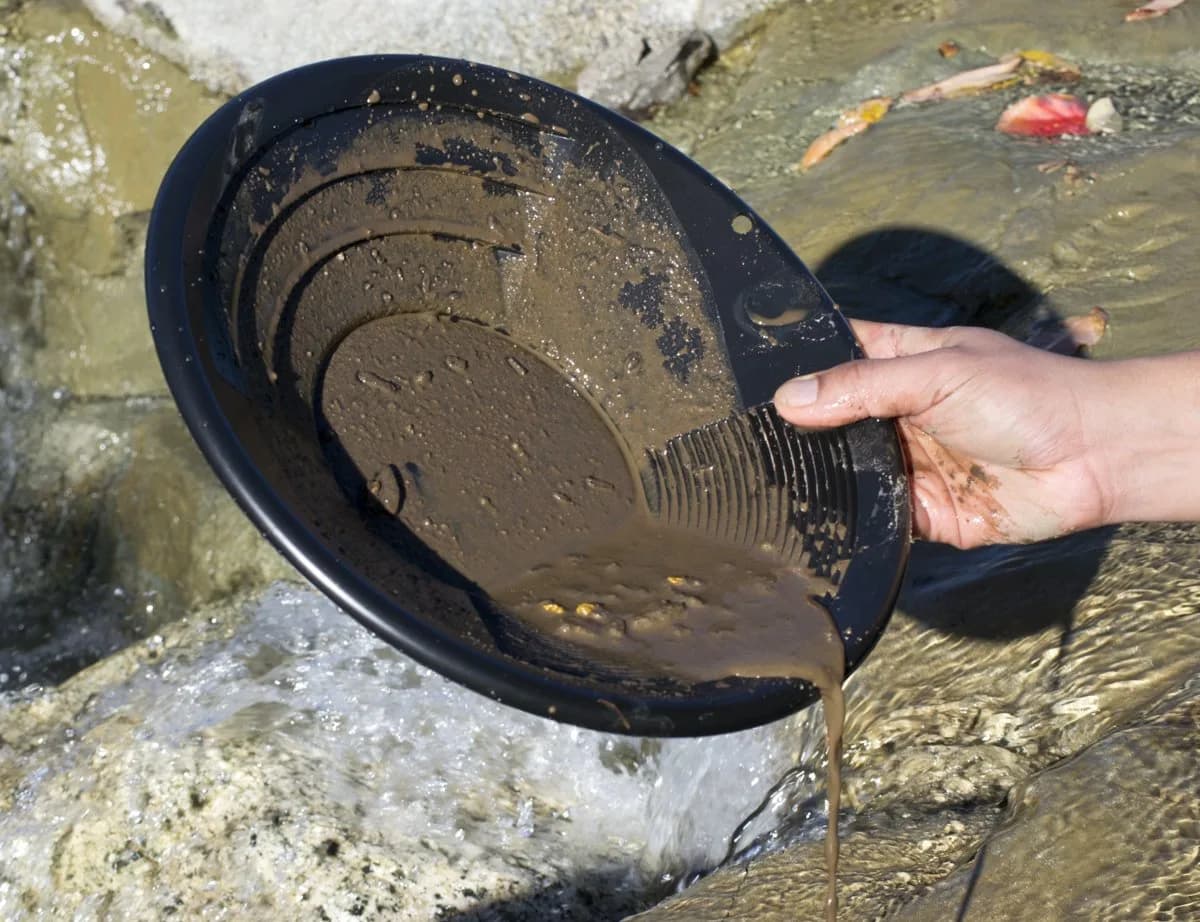 SE 12 Inch Black Plastic Gold Pan with Riffles for Prospecting - view 2