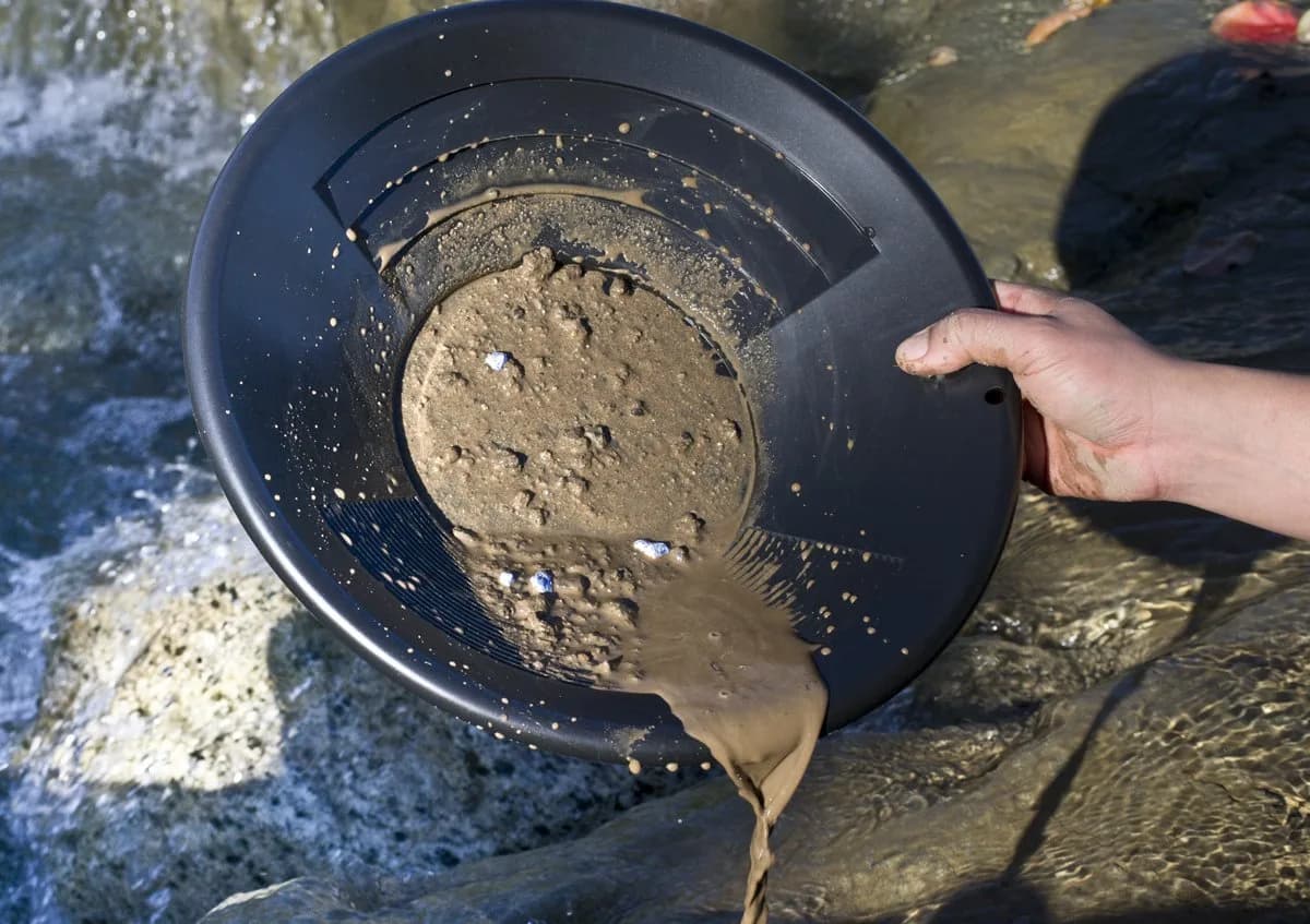 SE 14 Inch Black Plastic Gold Panning Pan with Dual Riffles | Lightweight & Durable - view 2