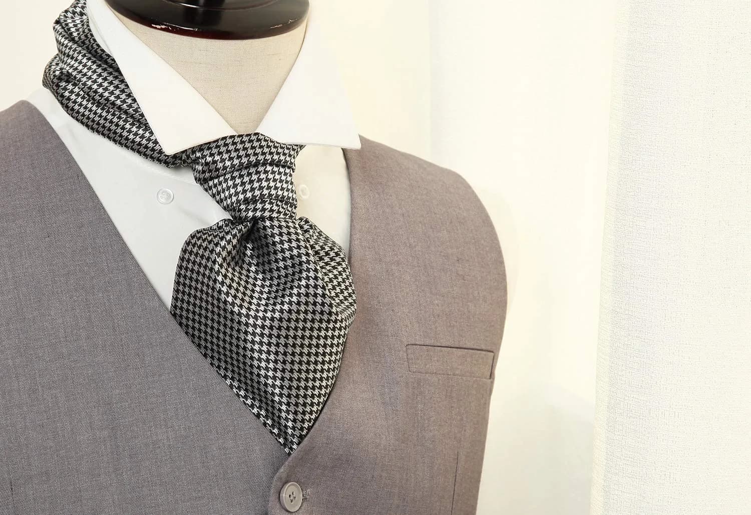 HISDERN Ascot Tie & Pocket Square Set 126cm (49.6") | Jacquard Woven Floral Paisley Polka Dot - view 3