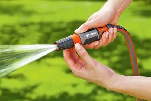 Gardena Water Nozzle with Infinitely Adjustable Jet | Frost-Protected, Durable Spray (1.07L) thumbnail 2