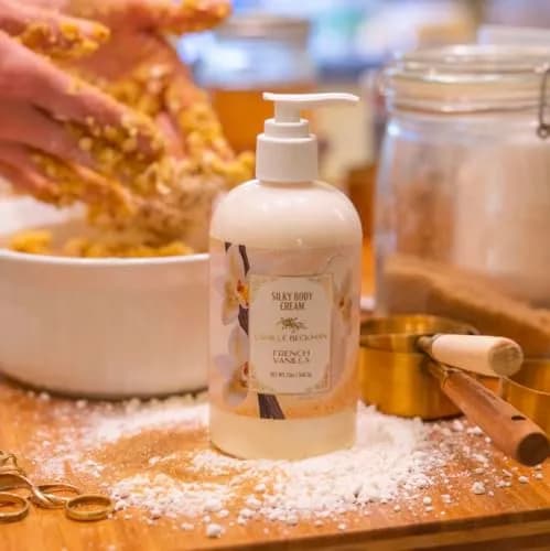 Camille Beckman French Vanilla Silky Body Cream & Lotion 368ml (13 oz) | All Skin Types, Non-Greasy thumbnail 4