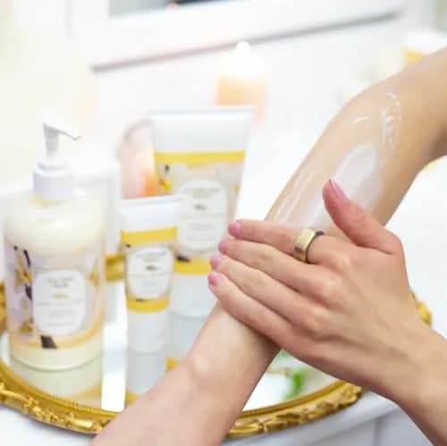 Camille Beckman French Vanilla Silky Body Cream & Lotion 368ml (13 oz) | All Skin Types, Non-Greasy thumbnail 3