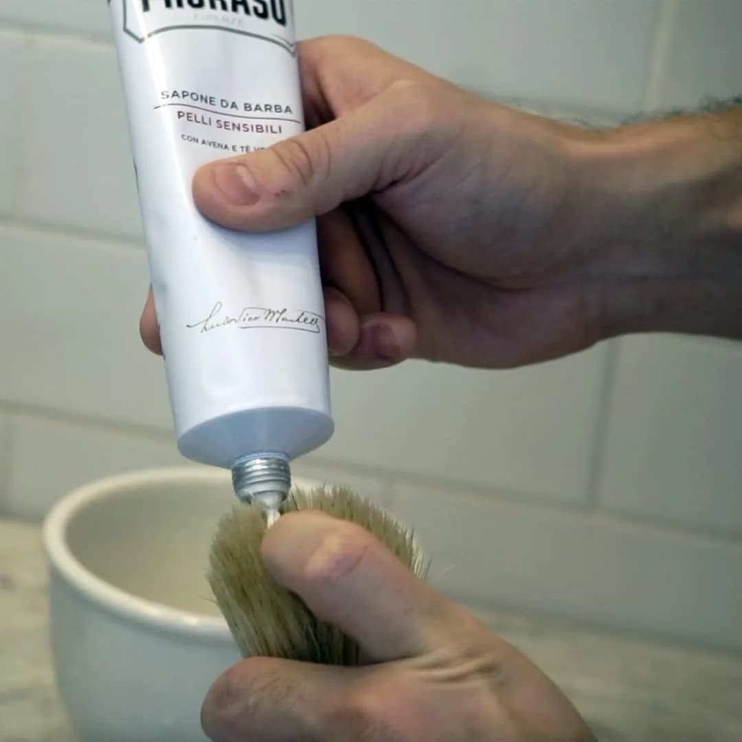 Proraso Shaving Cream Sensitive Skin Oatmeal & Green Tea 150ml (5.1 Fl Oz) | Smooth Irritation-Free Shave - view 4