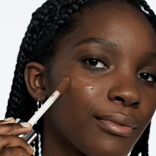 Clinique Beyond Perfecting Lightweight Liquid Foundation + Concealer for Dry & Oily Skin | Full Coverage, Natural Matte Finish, Vanilla, 30ml thumbnail 5