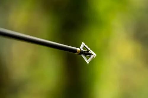 Magnus 4 Blade Hornet Ser-Razor Broadhead 100-Grain | Fixed Blade, Serrated, Deep Penetration thumbnail 2