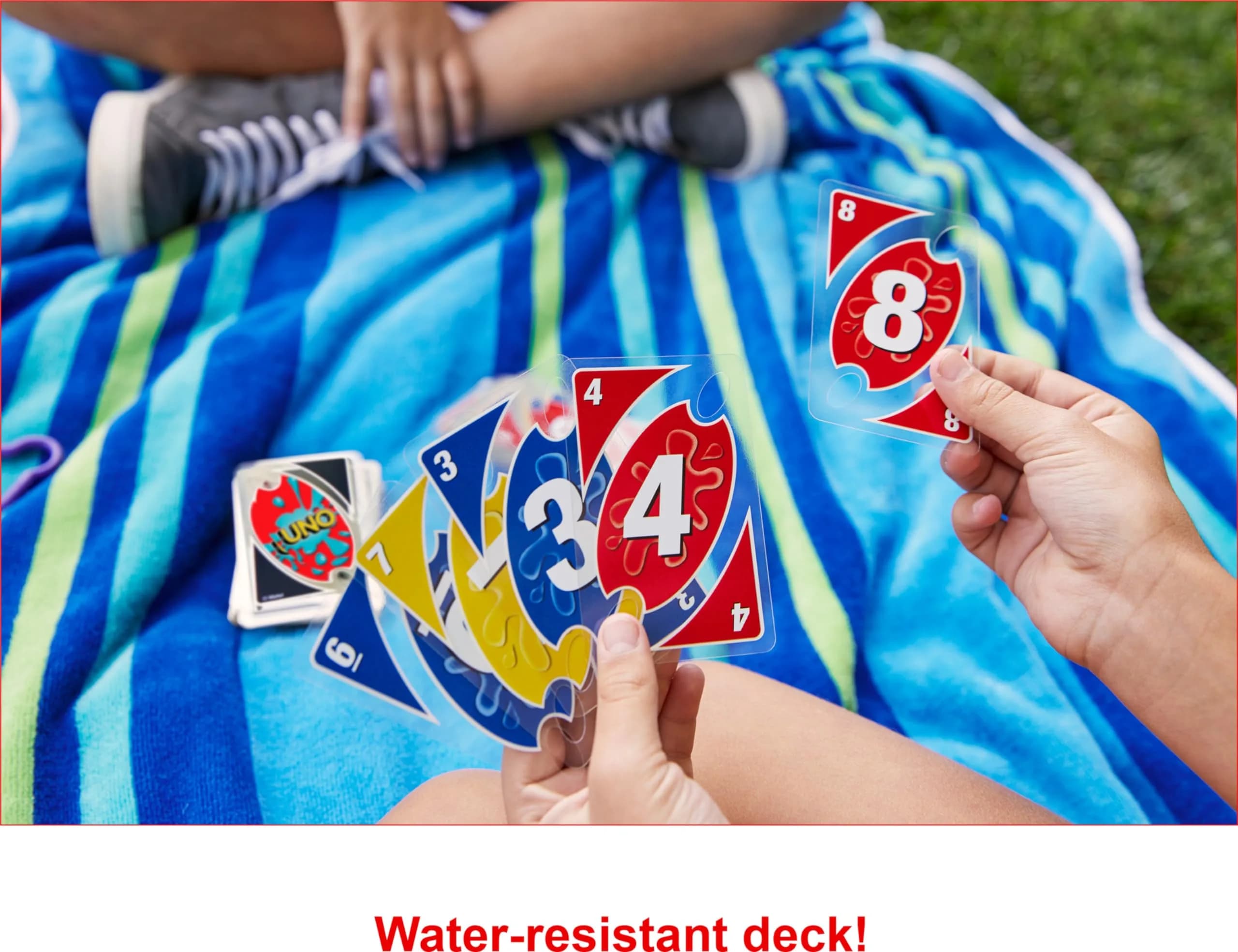 Mattel Games UNO Splash Card Game with Waterproof Cards and Portable Clip, Multicolor - view 3