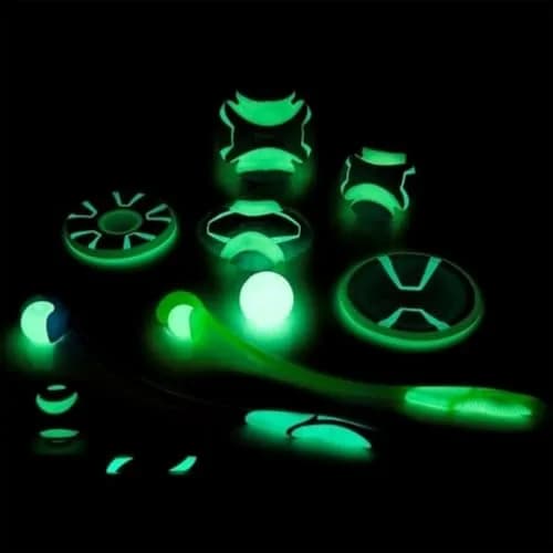 Chuckit! Max Glow Bouncy Ball XL 3.5in (8.9cm) | Glows for 30 Min After 5 Min Charge thumbnail 5