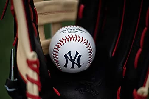 Rawlings MLB Baltimore Orioles Team Logo Baseball | Official White Baseball for Fans & Collectors thumbnail 6
