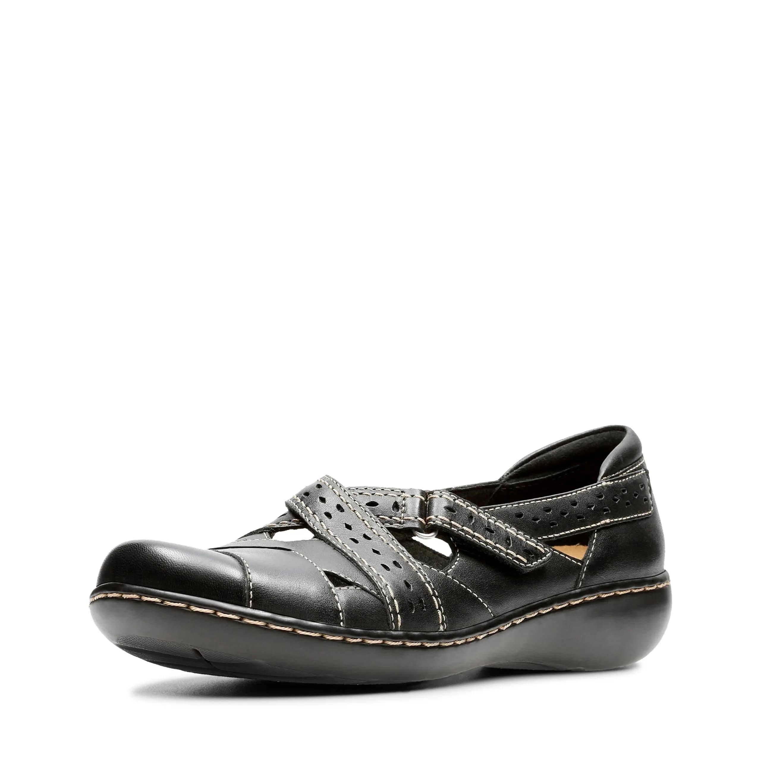 Clarks Women's Ashland Spin Q Loafer Leather Black 8 W US | Lightweight Comfort & Classic Style — Black