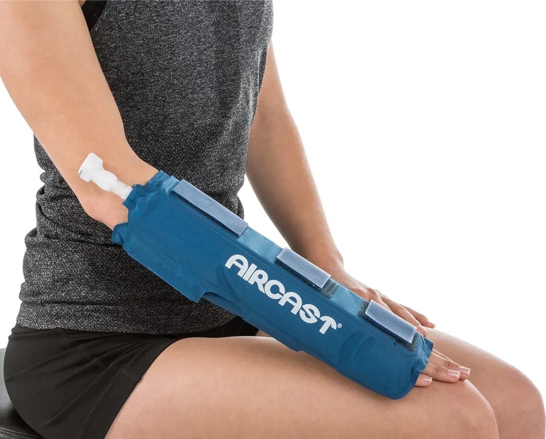 Aircast Hand/Wrist - Universal Fit | Gravity Cold Therapy for Pain & Swelling — Blue