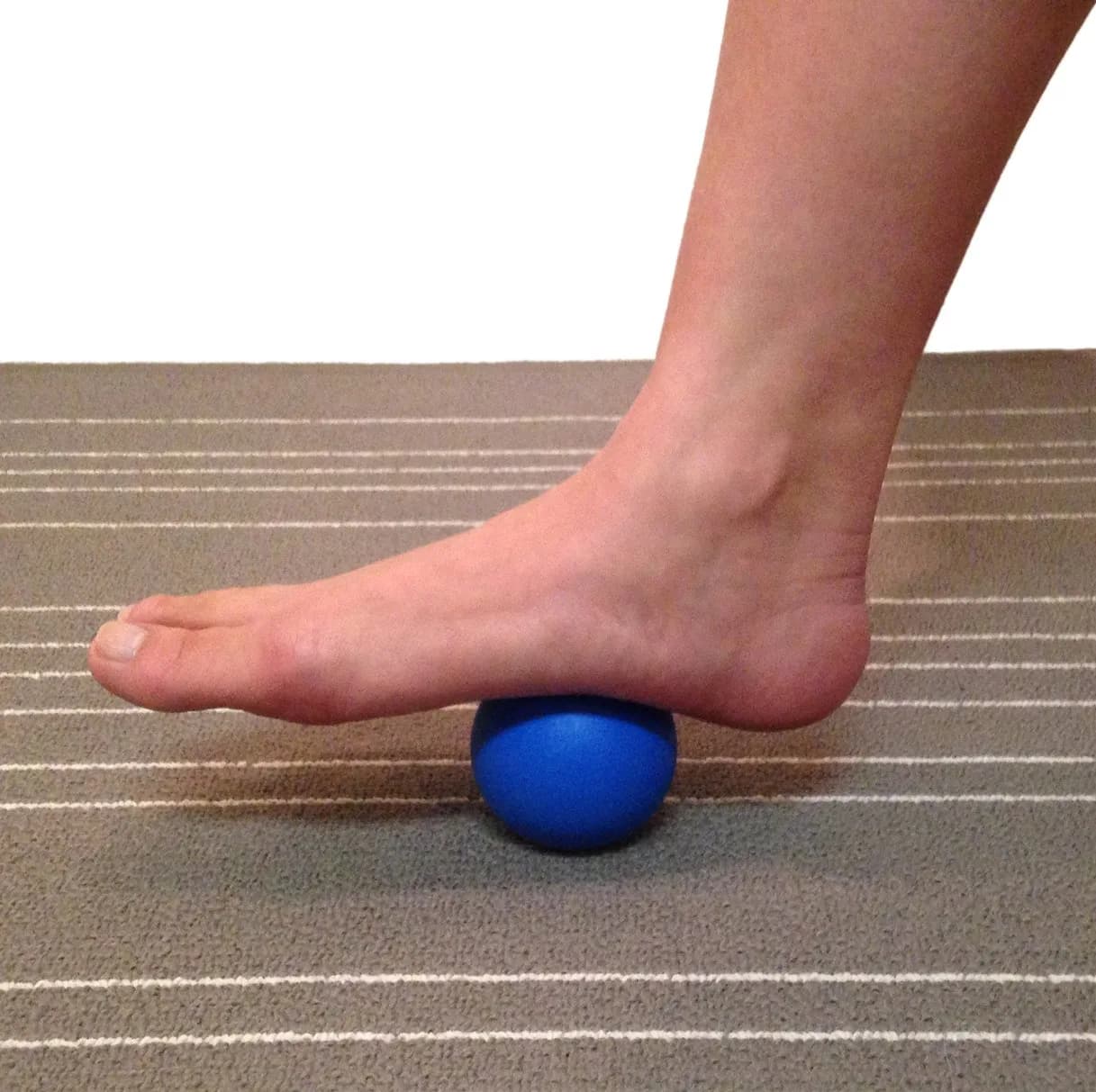 Kieba Massage Lacrosse Balls (2.5 in / 6.35 cm) for Myofascial Release, Trigger Point Therapy, Muscle Knots, Yoga Therapy | Set of 2 Firm Balls (Blue and Red) - view 5