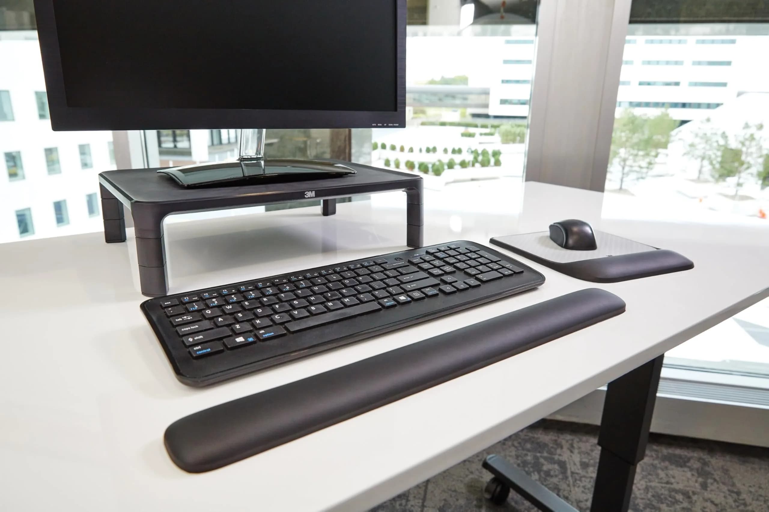 3M Gel Wrist Rest for Keyboards, 48.26 cm (19 in.) | Ergonomic Support for All Day Comfort - view 8