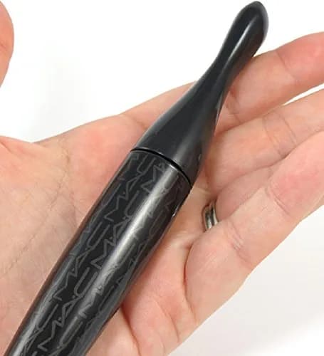 MAC Extreme Dimension 3D Black Lash Mascara | Volumizing, Lengthening, Curling, Conditioning thumbnail 4