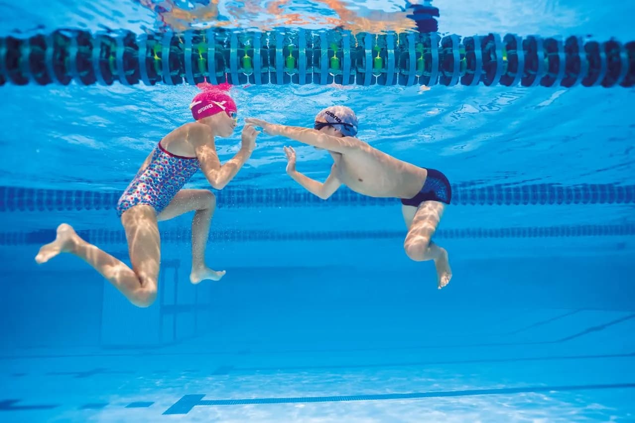ARENA Tracks Junior Youth Swim Goggles Clear/Blue | FINA Approved Anti-Fog Coated - view 4