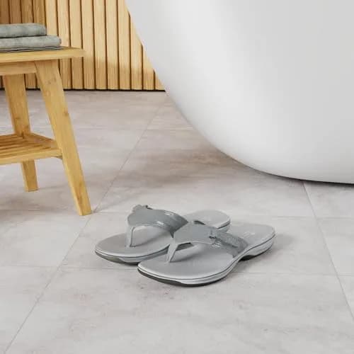 Clarks Breeze Sea Flip-Flop 9 | Silver Synthetic, Lightweight & Comfortable (70-120 chars) thumbnail 2