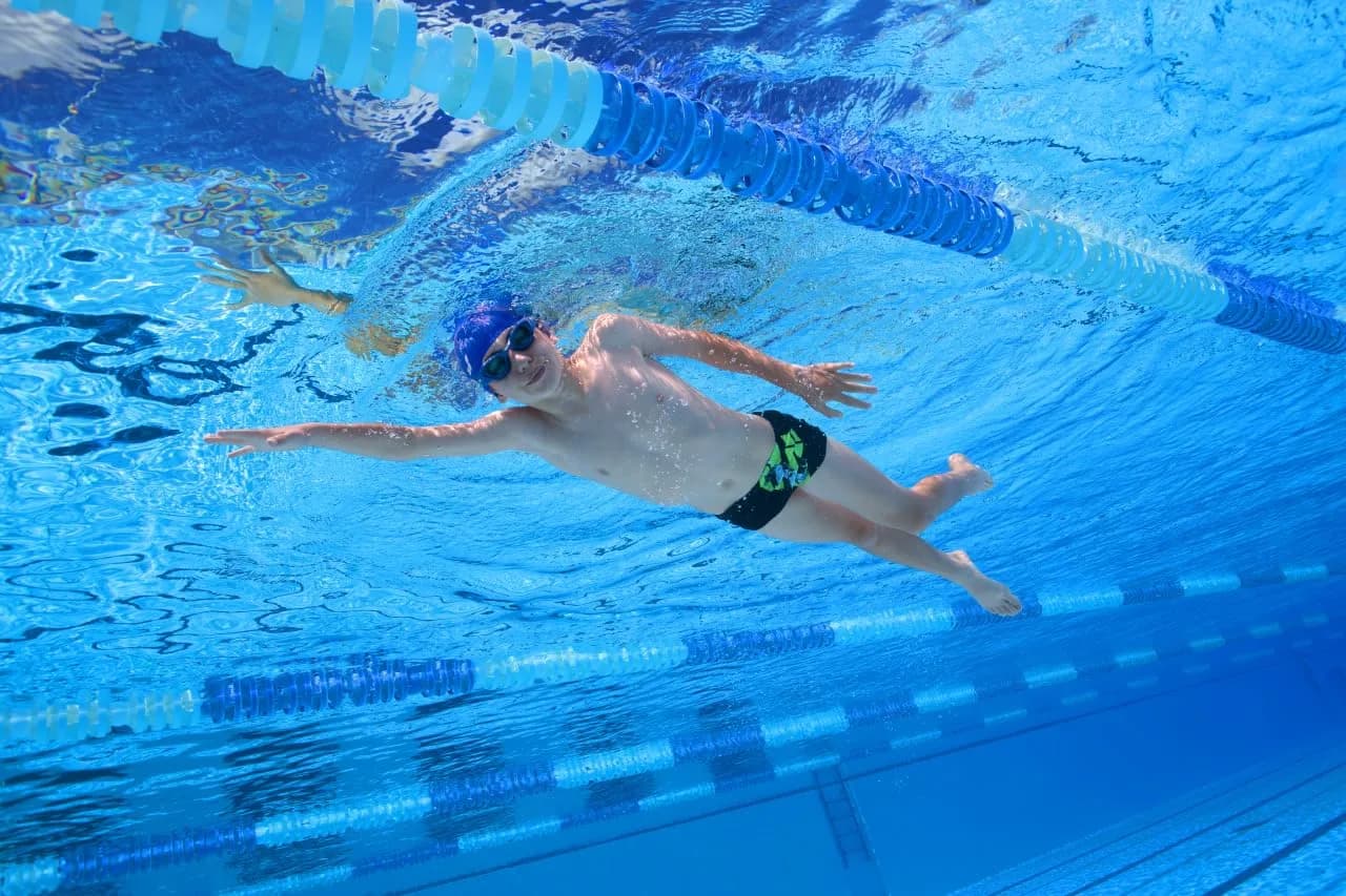 ARENA Tracks Junior Youth Essential Racing Swim Goggles Ages 6-12 | FINA Approved Anti-Fog Mirror Lens - view 5