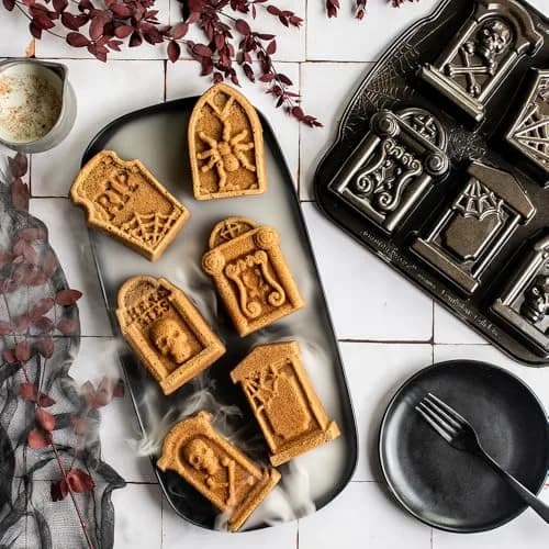 Nordic Ware Tombstone Cakelet Pan 1.06 L (4.5 cups) | Eerie Graveyard Centerpiece thumbnail 7