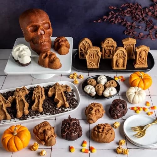 Nordic Ware Tombstone Cakelet Pan 1.06 L (4.5 cups) | Eerie Graveyard Centerpiece thumbnail 3