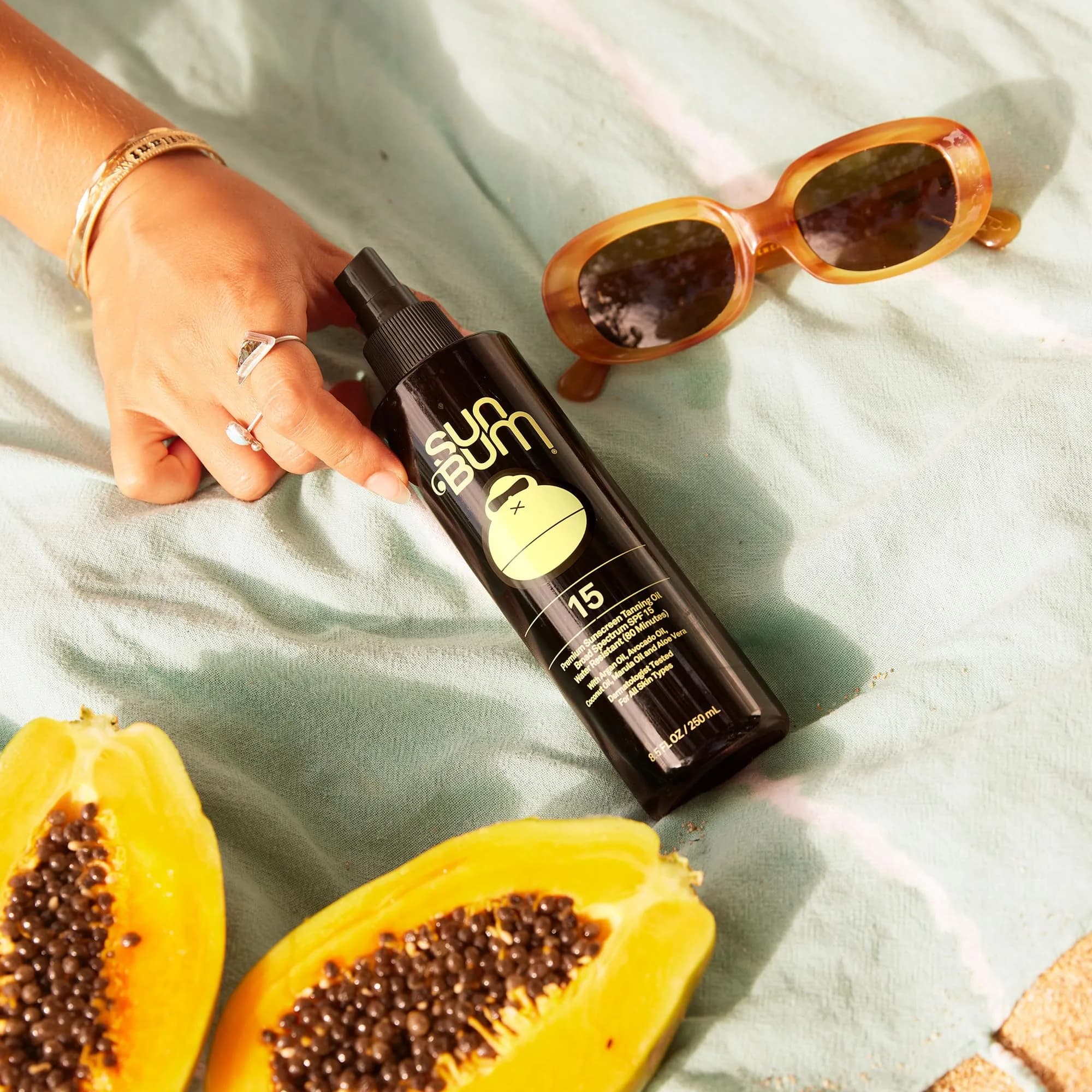 Sun Bum SPF 15 Moisturizing Tanning Oil 8.5 Fl Oz | Broad Spectrum UVA/UVB Protection - view 3
