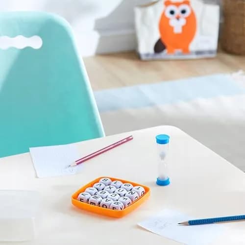 Hasbro Gaming Boggle Classic Game | Word Search Dice Game for Ages 8+ | 1-4 Players | Portable Travel Size thumbnail 7