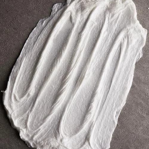 Cremo Sandalwood Shaving Cream for Men 177ml (6 Fl Oz) | Barber Grade Smooth Shave thumbnail 3