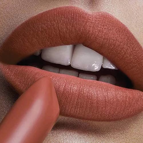 L'Oréal Paris Colour Riche Matte Lipcolour, He Thinks He's Matte-Cho, 2.2g (0.13 oz) | Rich Hydration Matte Finish thumbnail 6