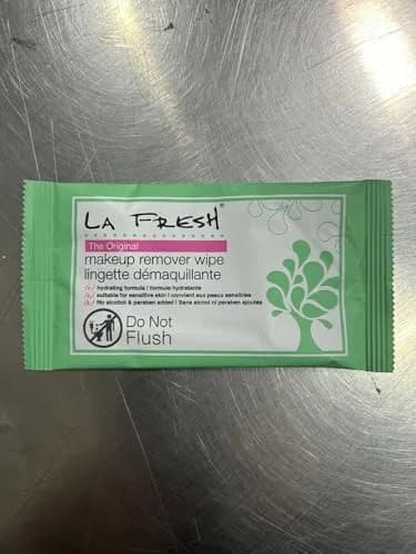 La Fresh Makeup Remover Wipes With Vitamin E, 600 Count (1.98 kg / 4.37 lb) | Biodegradable & Gentle Cleansing thumbnail 3