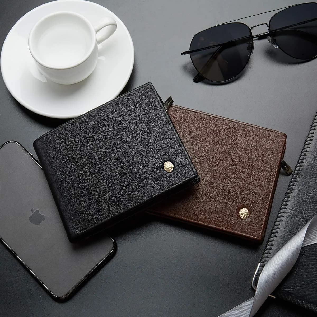 LAORENTOU Genuine Leather Bifold Wallet with Zipper Pocket & ID Window | 11cm (4.33") x 9.5cm (3.74") - view 6
