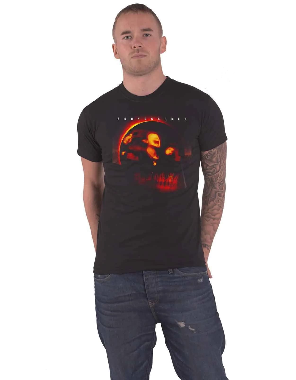 Rock Off officially licensed Soundgarden Superunknown Slim Fit T-shirt Medium Black | Music Fan Favorite — Black