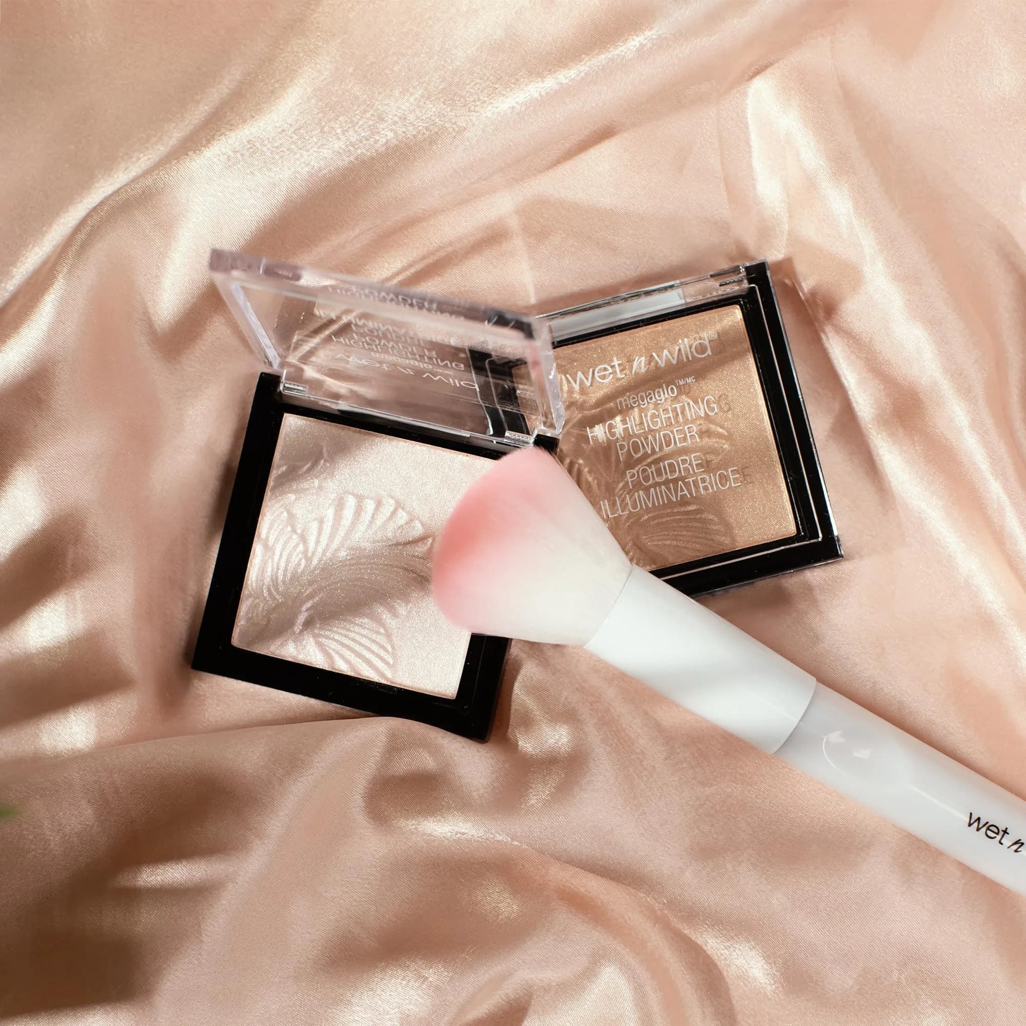 wet n wild MegaGlo Highlighting Powder Golden Flower Crown 5.3g (0.19 Oz) | Shimmering Glow for Cheekbones - view 4