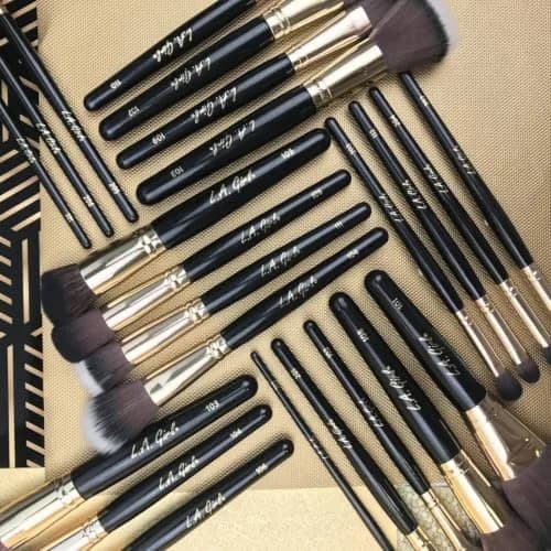 L.A. Girl Small Shader Brush GPB205 | Precise, Vegan & Cruelty-Free Makeup Tool thumbnail 4