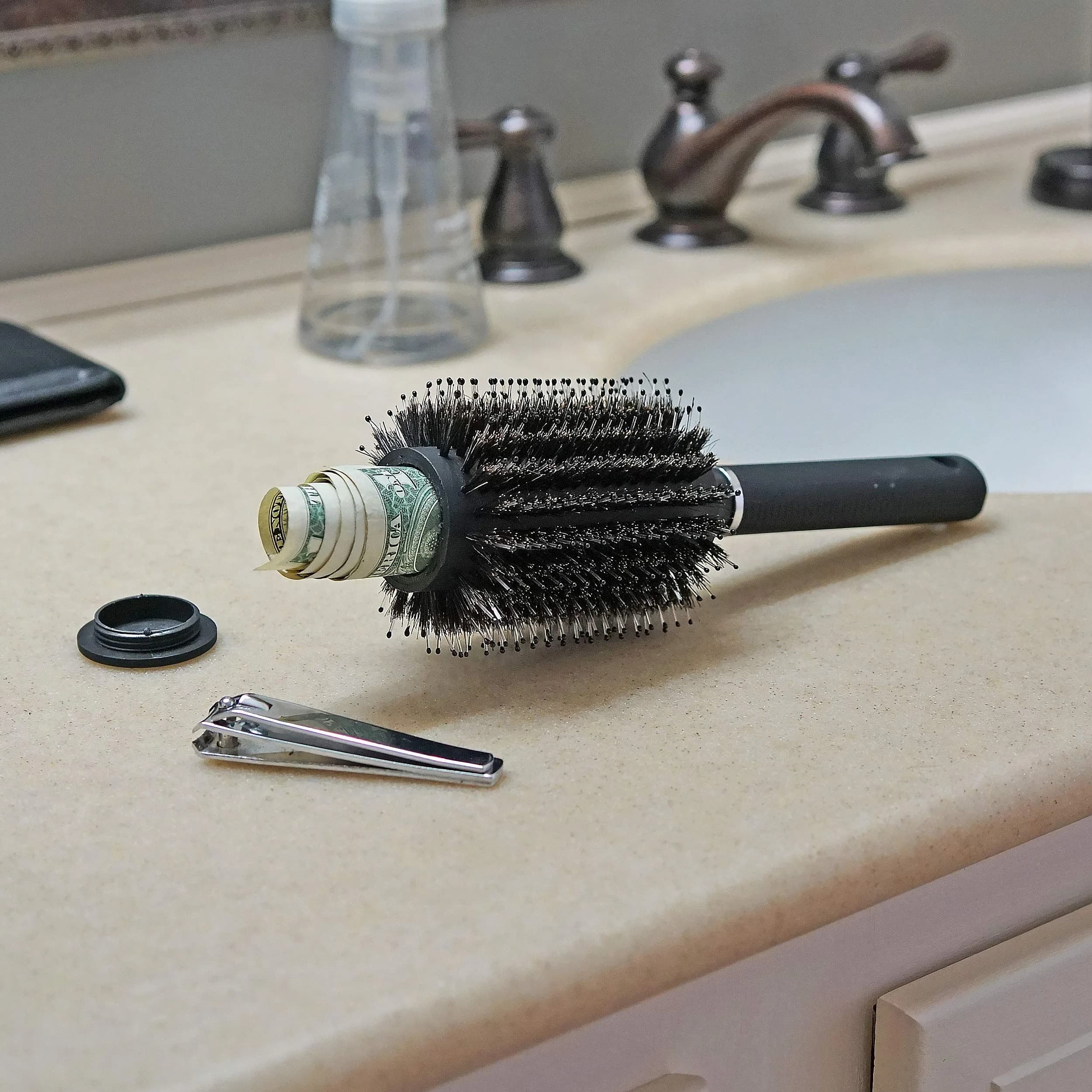 Southern Homewares Hair Brush Diversion Safe | 5.55 cu in (9.35" x 3.45" x 3.45") - view 4