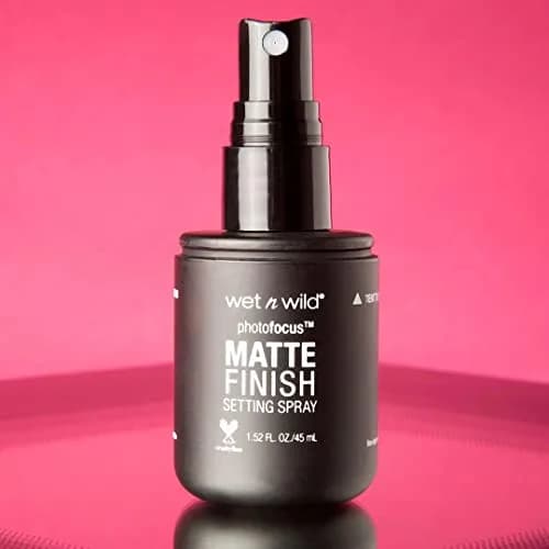 wet n wild Photo Focus Setting Mist 156ml (5.2 fl oz) | Long-Lasting Matte Finish with Aloe thumbnail 4
