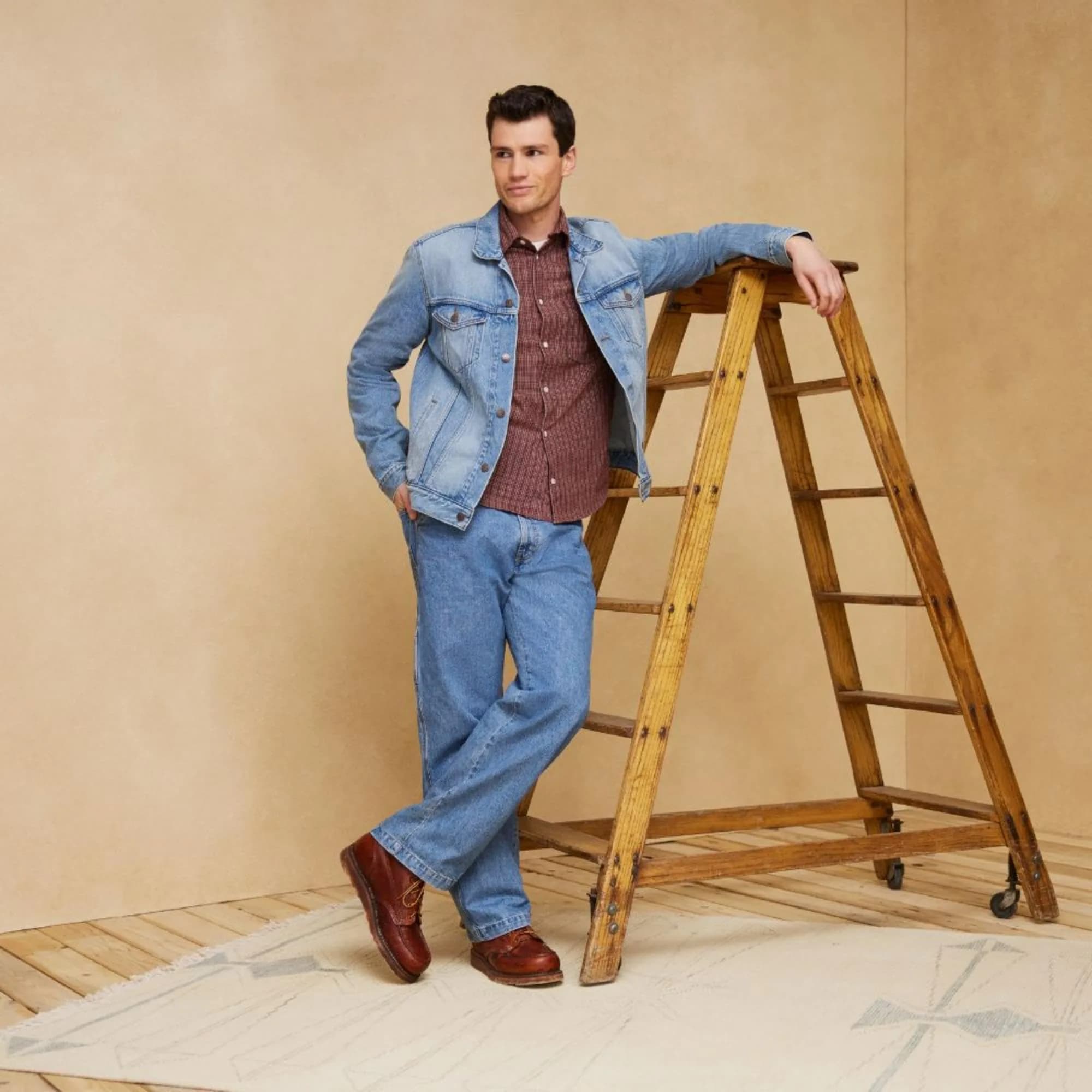 Signature by Levi Strauss & Co. Men's Carpenter Jeans, Light Indigo Stretch, 50W x 32L (127cm x 81cm) | Loose Fit Workwear - view 2