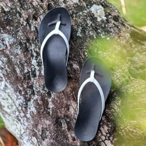 OluKai Ho'opio Women's Beach Sandals Water Resistant & All-Day Comfort | Minimalist Flip-Flops in White/Onyx thumbnail 4