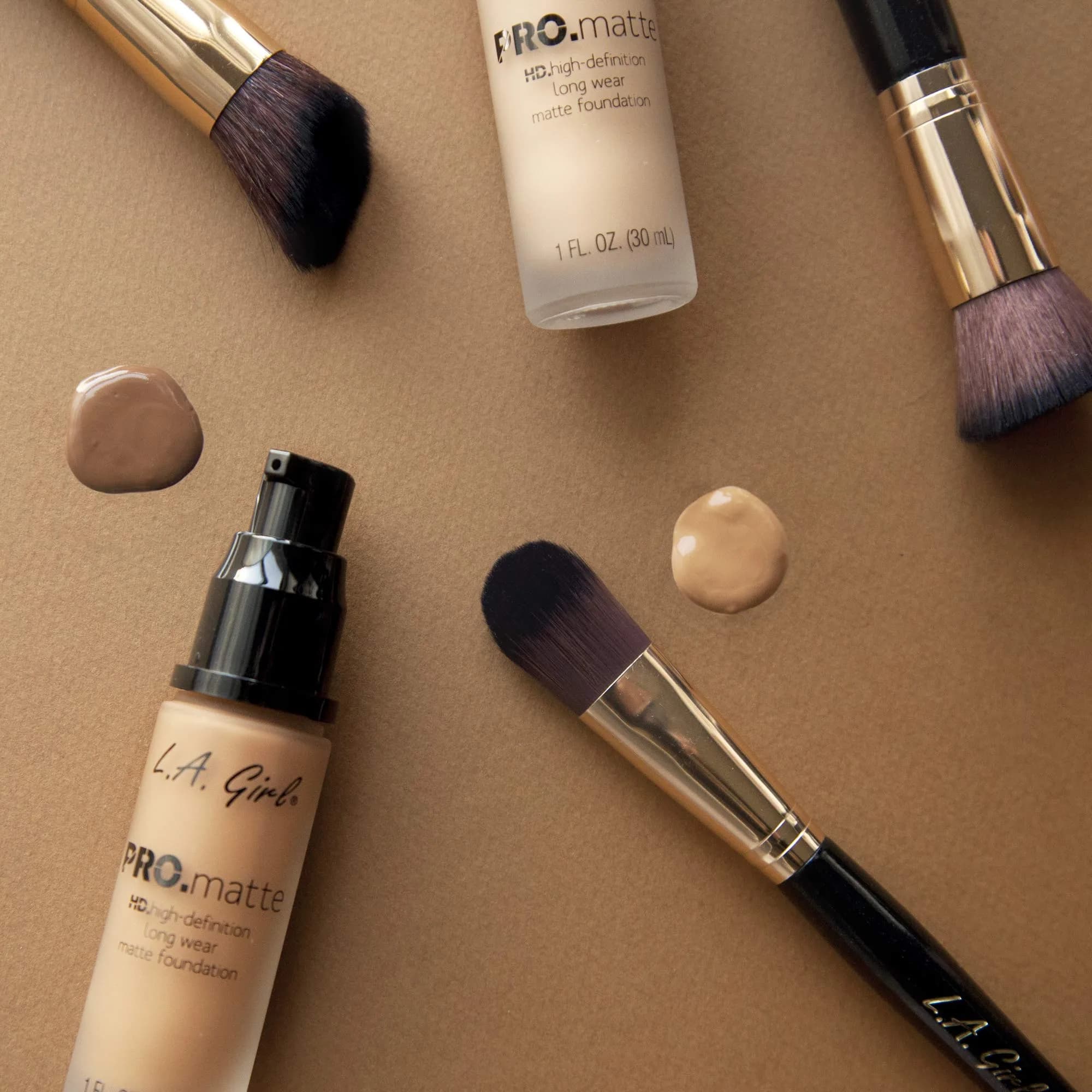 L.A. Girl PRO.Matte Foundation Warm Sienna GLM679 30ml (1 Fl Oz) | Soft Suede Finish for Oily Skin - view 4