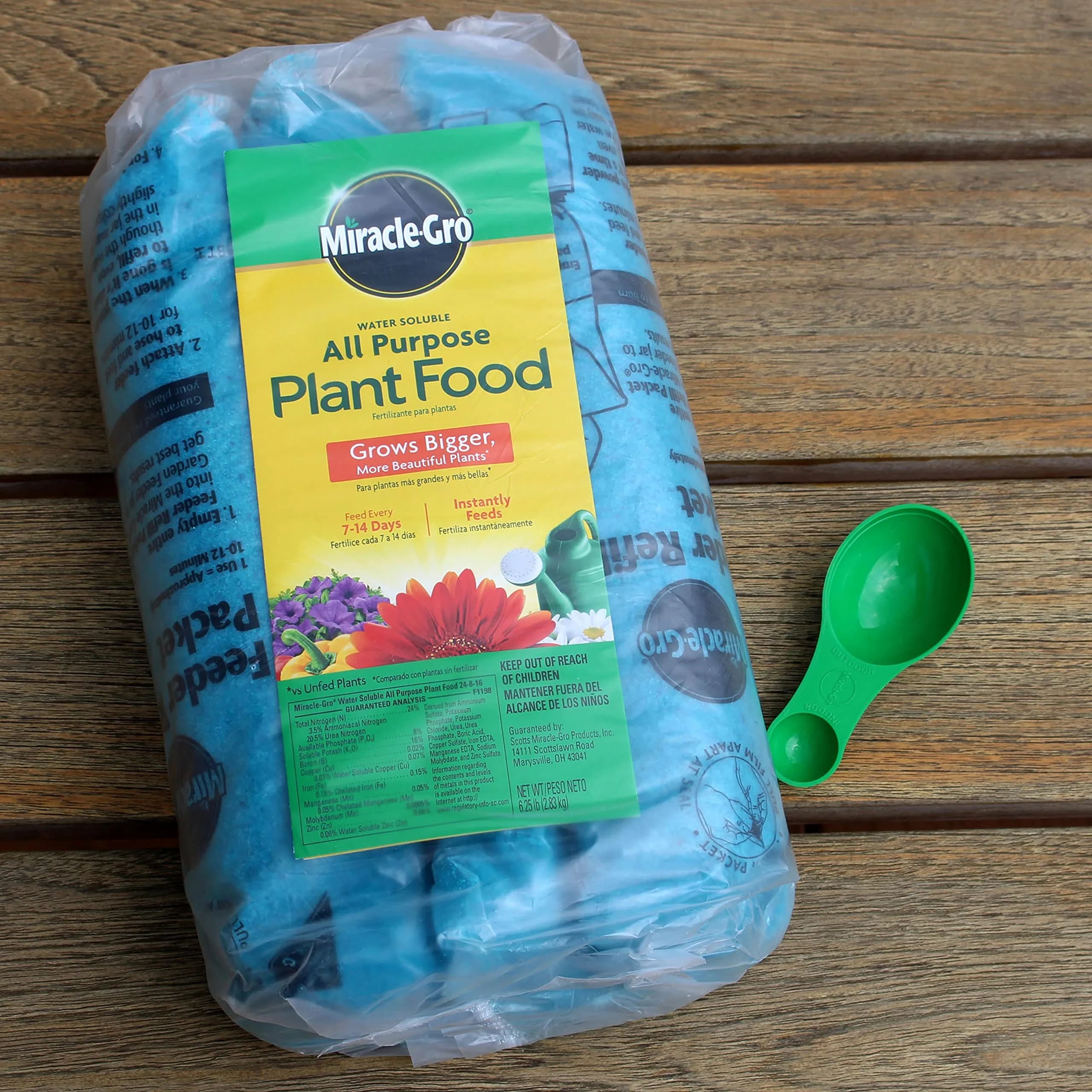 Miracle-Gro Water Soluble All Purpose Plant Food 6.25 lb (2.83 kg) | Feeds Plants Instantly for Bigger Blooms - view 3