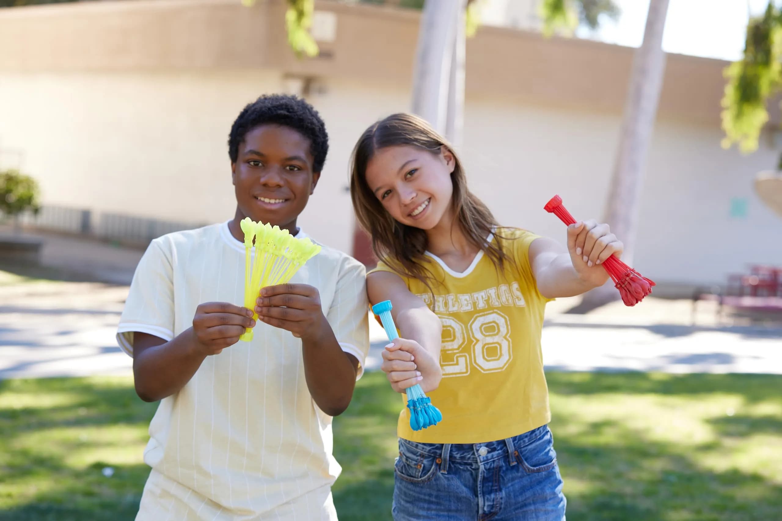 Bunch O Balloons Rapid-Filling Water Balloons 100 Count (350+ Total) | ASTM-Tested, BPA-Free, Recycled Plastic Stems - view 6