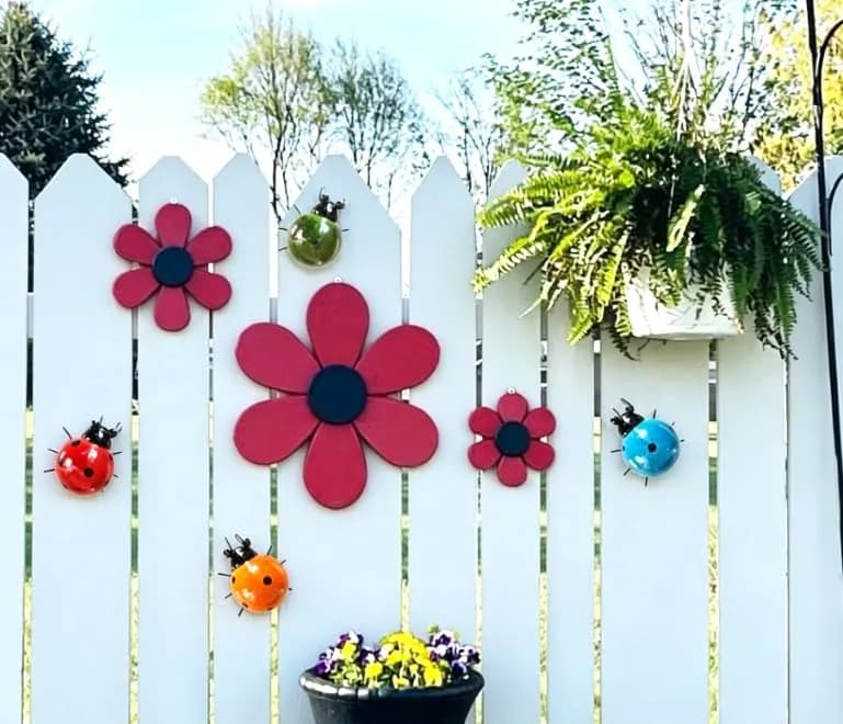 GIFTME 5 Metal Garden Wall Art Set of 4 | Charming Ladybug Decor for Outdoors thumbnail 5
