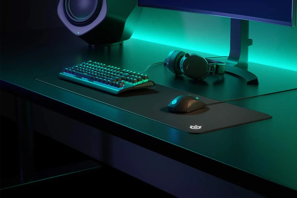 SteelSeries QcK XL Stitched Edge Gaming Mouse Pad | Smooth Micro-Woven Surface for PC Gaming - view 3