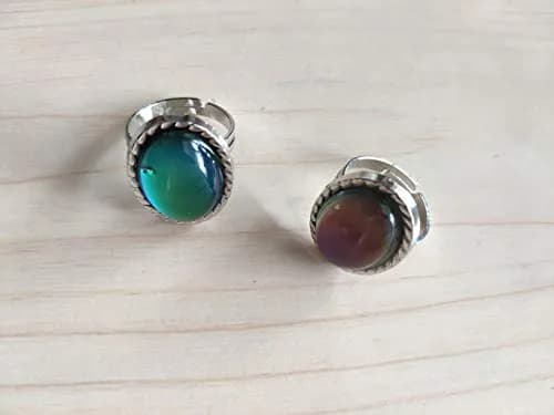 Carykon Classic Oval Mood Ring Adjustable Size | Color-Changing Magic for Lovers & Friends thumbnail 6