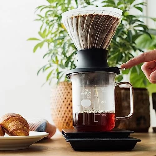 HARIO "Switch" Immersion Dripper Set Size 02 | Hybrid Pour-Over & Immersion Coffee Brewer with 40 Filters & Glass Server thumbnail 6