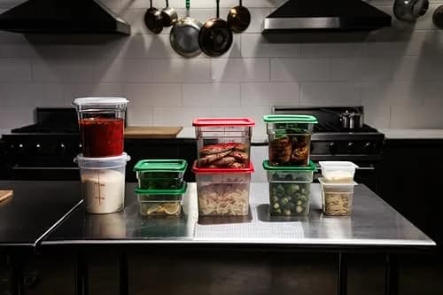 Cambro 4 QT (3.78 L) Square Food Storage Container with Green Lid | Commercial Grade BPA-Free & Microwave Safe thumbnail 4