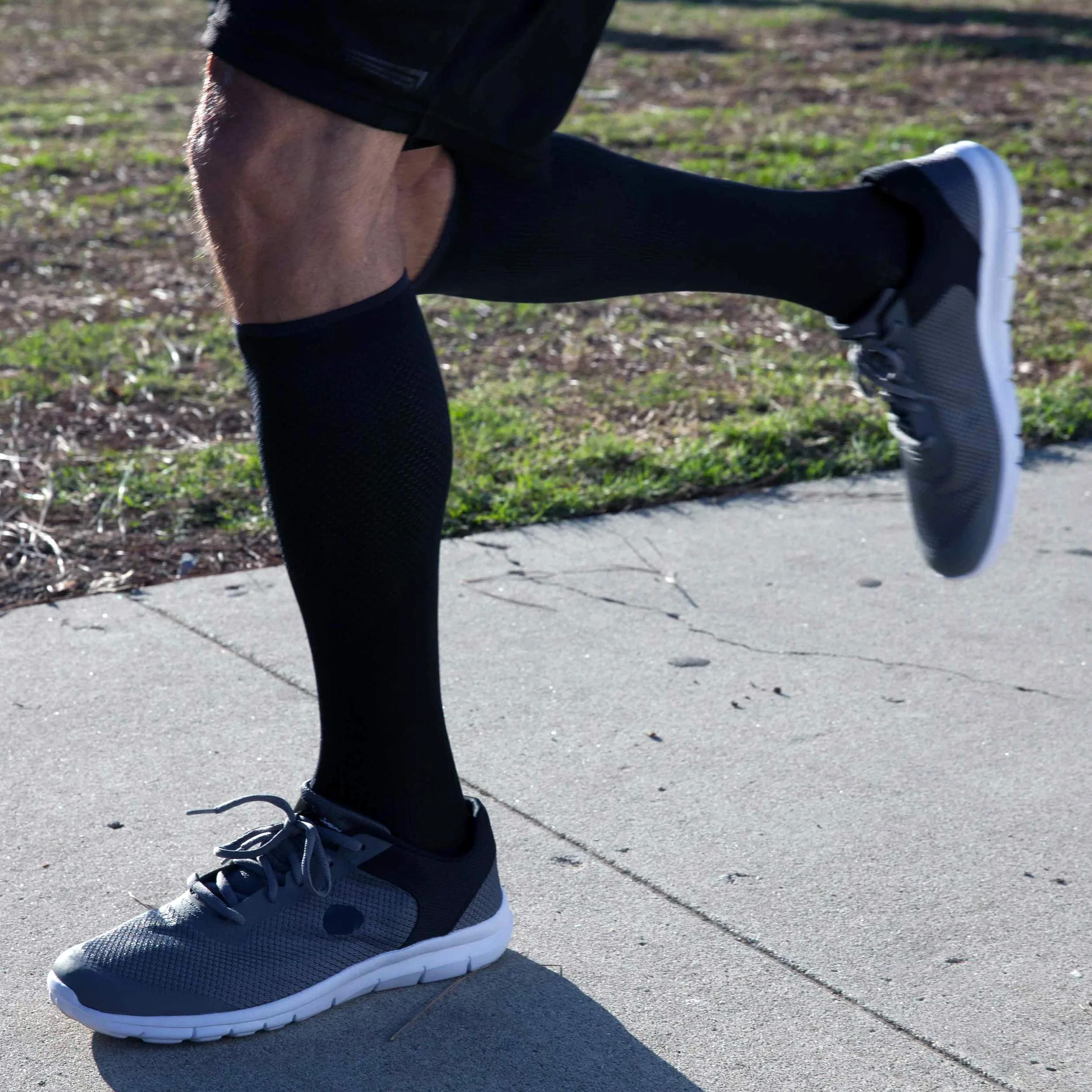 Copper Fit 2.0 Easy-Off Black Small-Medium Knee High Compression Socks for Unisex Adults - view 3