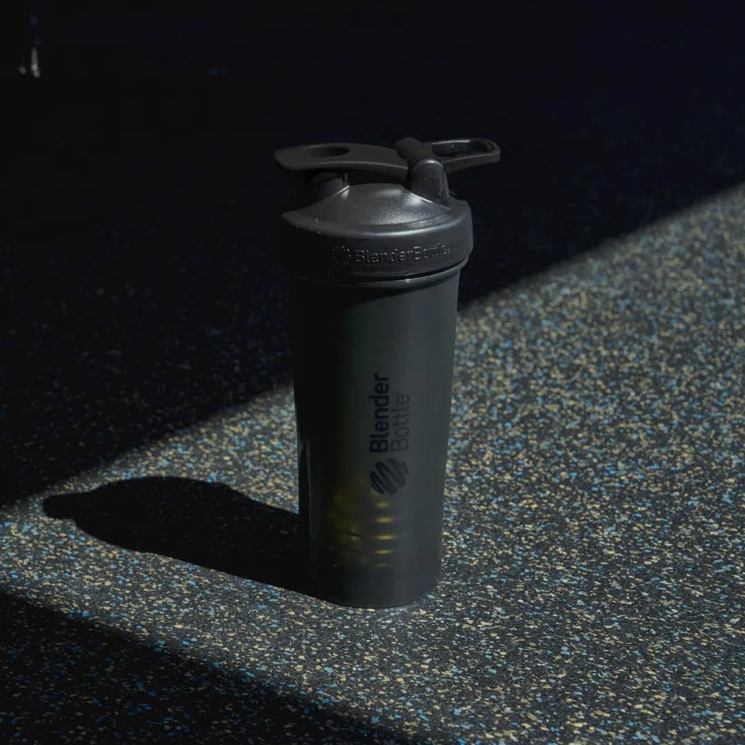 BlenderBottle Classic V2 Shaker Bottle 600ml (20 oz) | Patented Mixing System - view 6