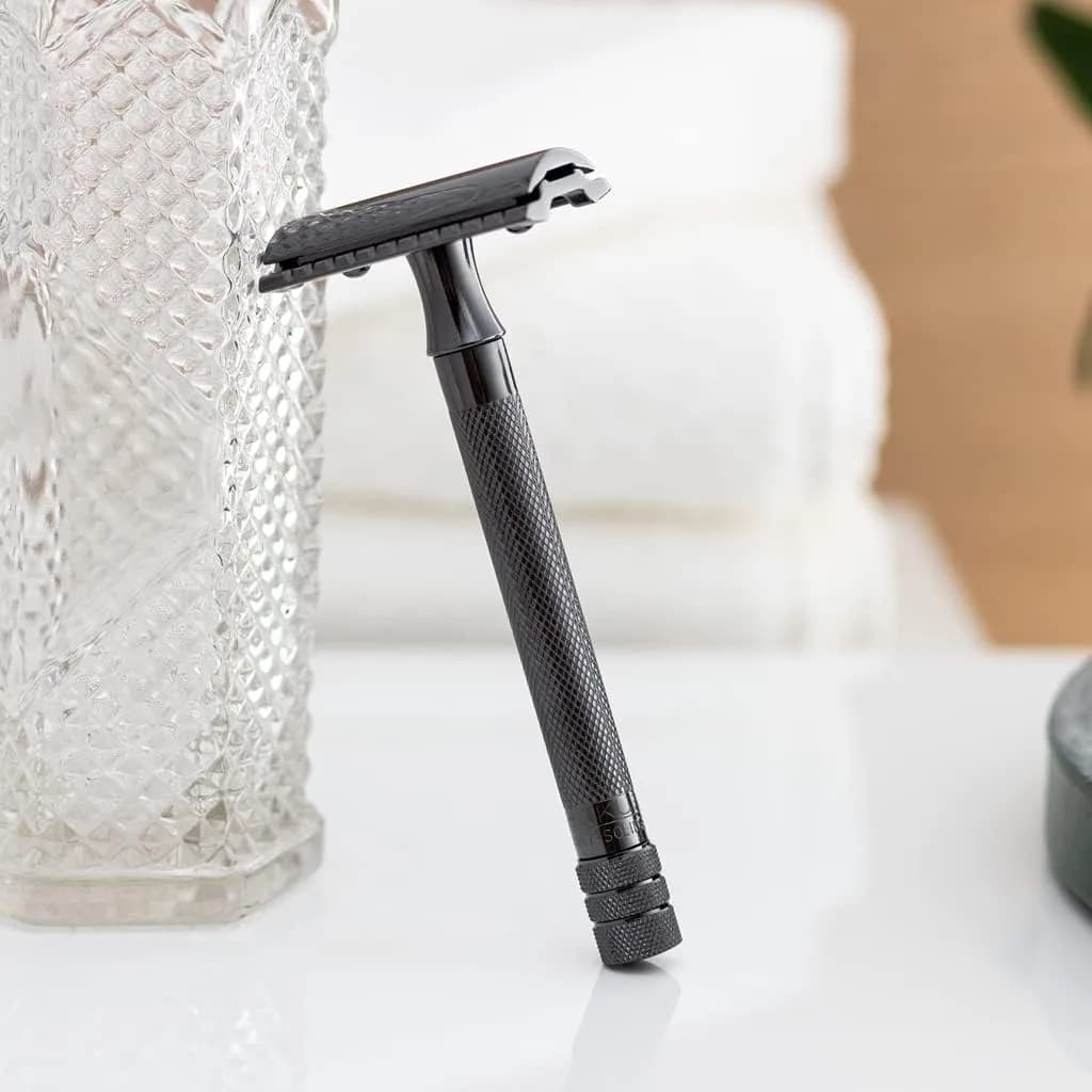 MERKUR 23B Double Edge Safety Razor - Black Long Knurled Brass Handle | German Craftsmanship, Plastic-Free - view 8