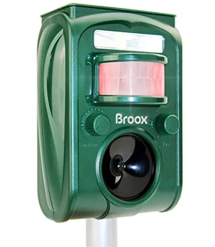 Broox Solar Animal Repellent Ultrasonic Pest Repeller with Motion Detection & LED Flashing Light | 11.5cm (4.5in) Width thumbnail 1